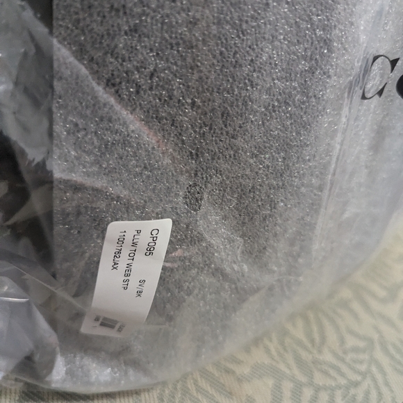 Coach pillow tote - Picture 13 of 14